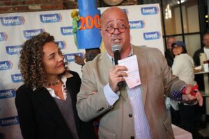 andrew zimmern net worth