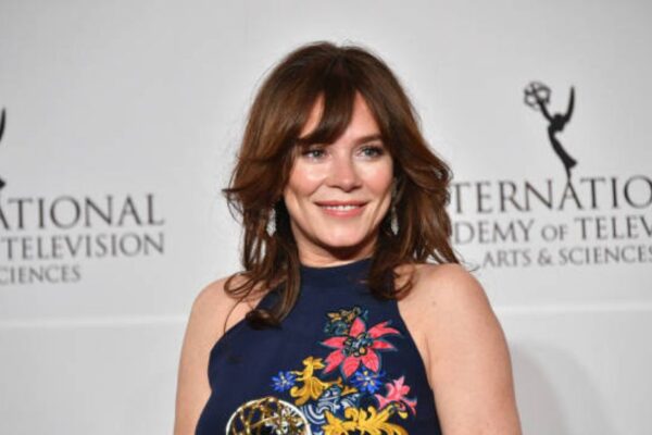anna friel