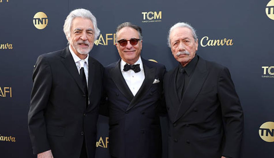 joe mantegna net worth