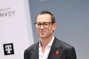 tobias menzies